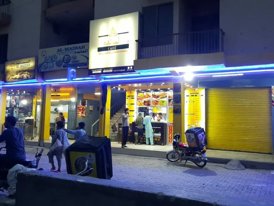 Al-Maidah Cafe Phase 6, Hayatabad